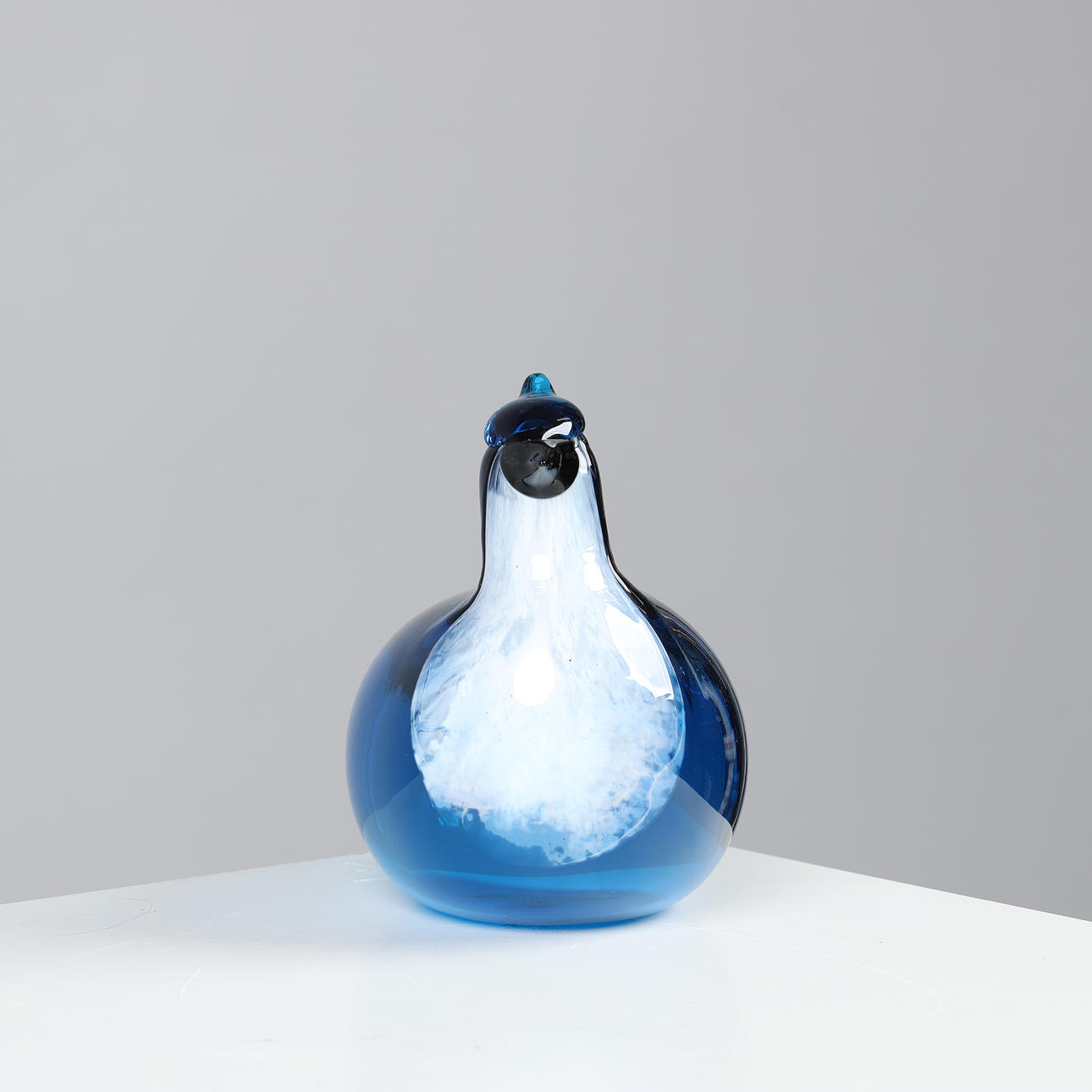 OIVA TOIKKA. Handmade bird figurine of stained glass, “Sininärhi