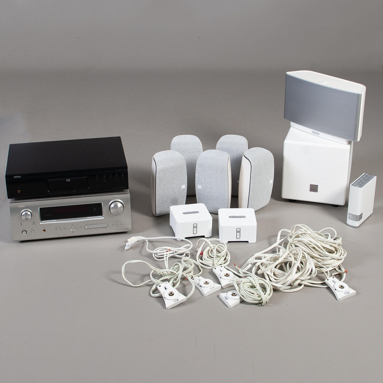 DALI FAZON KAIUTINJÄRJESTELMÄ.