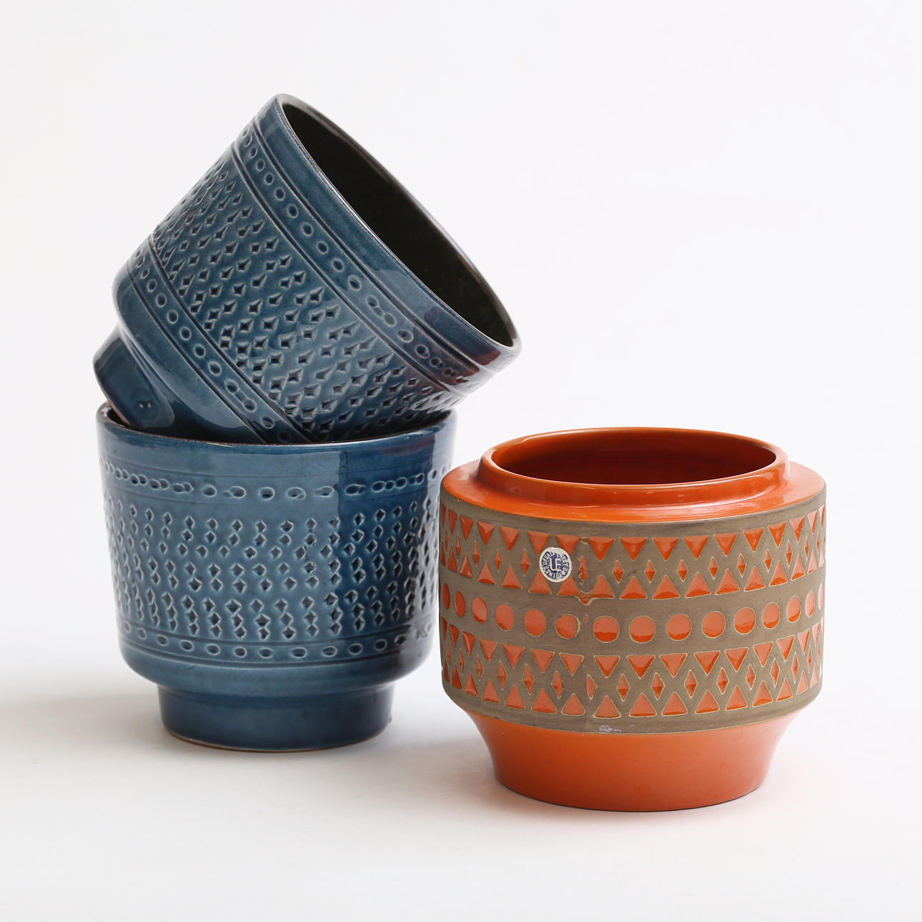 A set of 3 outer liners, leaf Mari Simmulson, Upsala Ekeby.