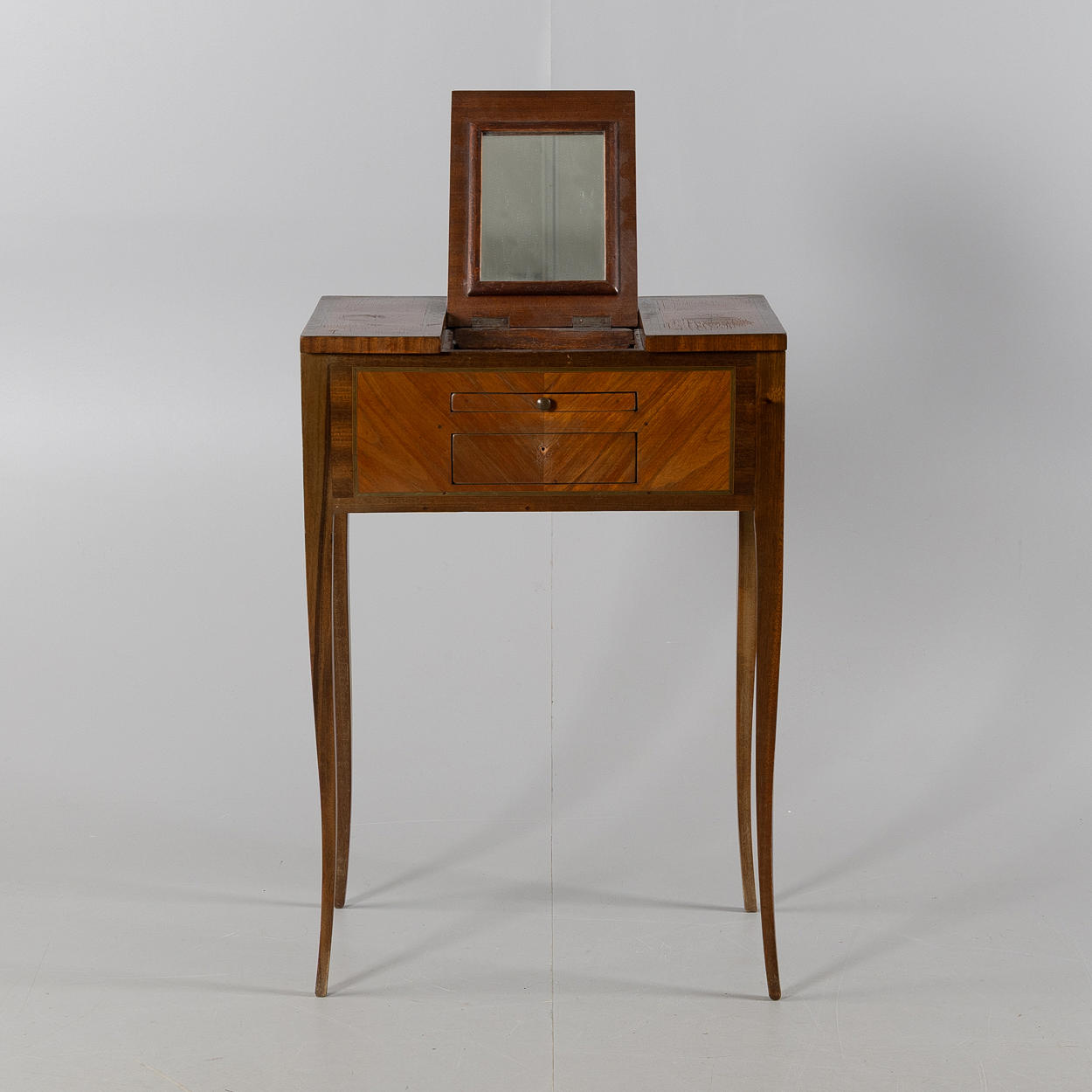 POUDREUSE/DRESSING TABLE, France, first part of the 20th century.