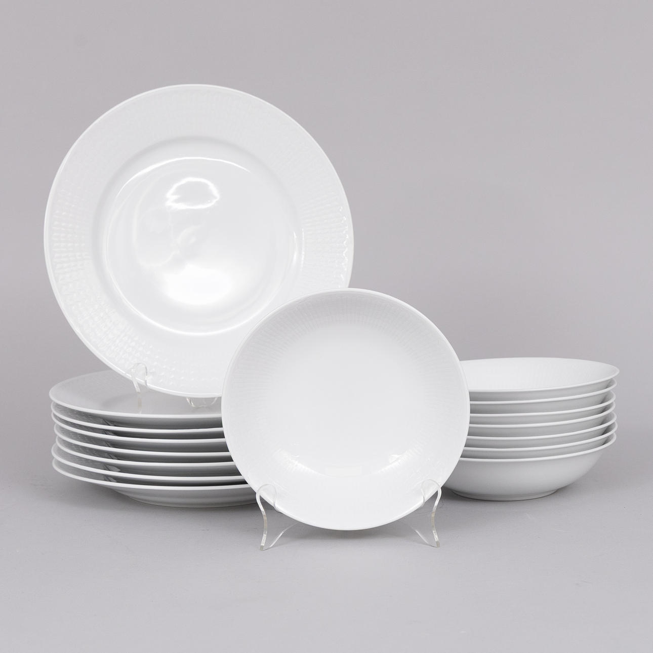 A set of 16 Swedish grace tableware parts, Rörstrand.