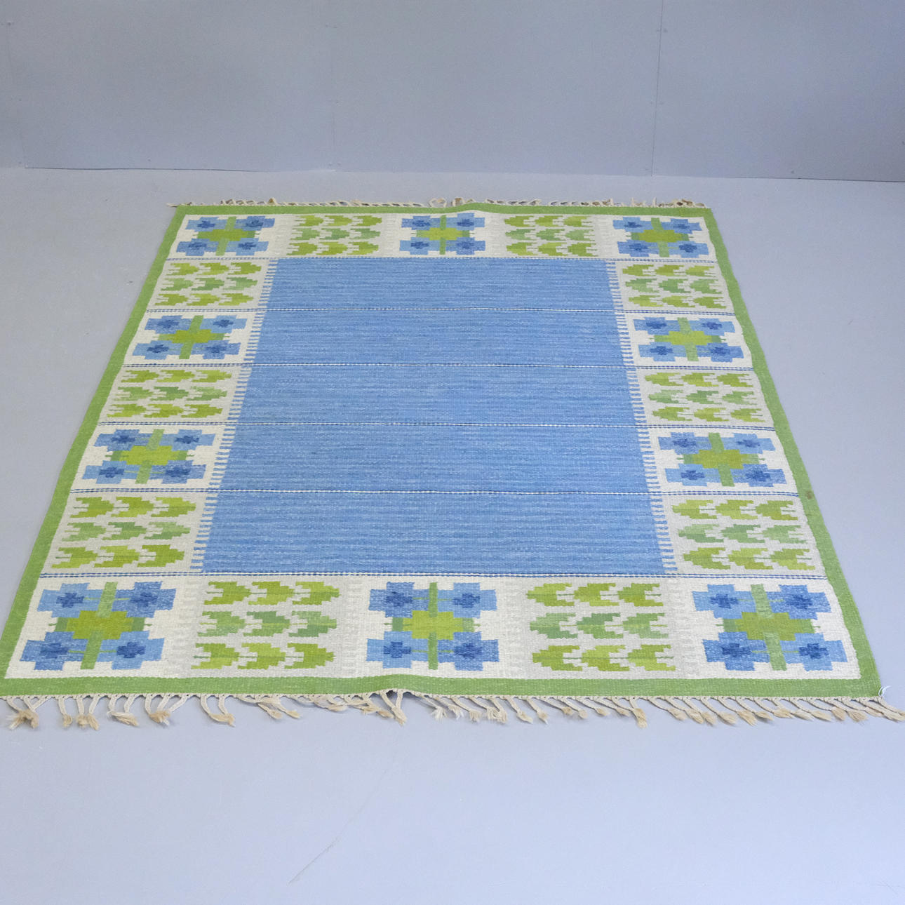 BERIT WOELFER. ALFOMBRADO. «FLORETA». PROBABLEMENTE AXECO.