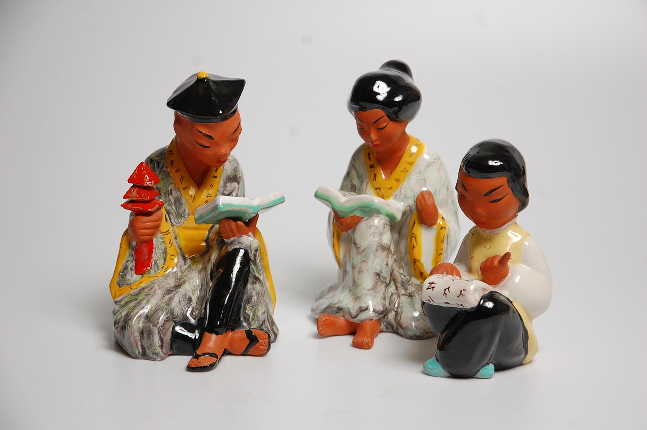 FIGURINER 3 st , keramik stämplade Carli Bauer Österrike.