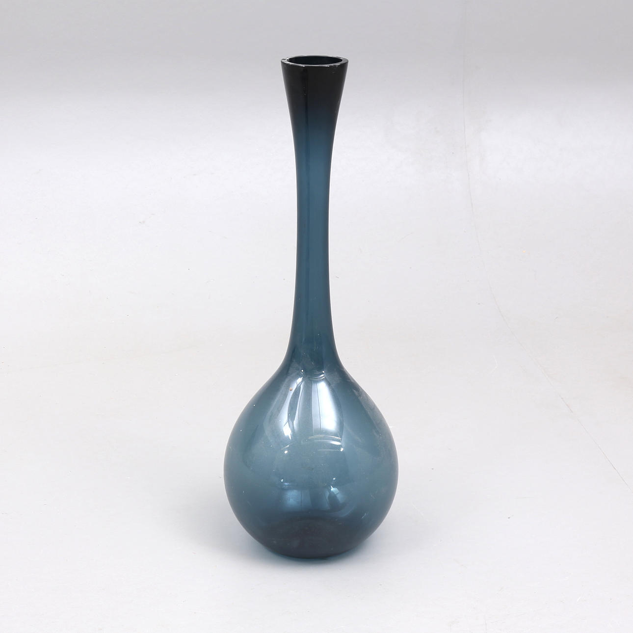 BULBVAS, floor model, probably Arthur Percy, Gullaskruf.