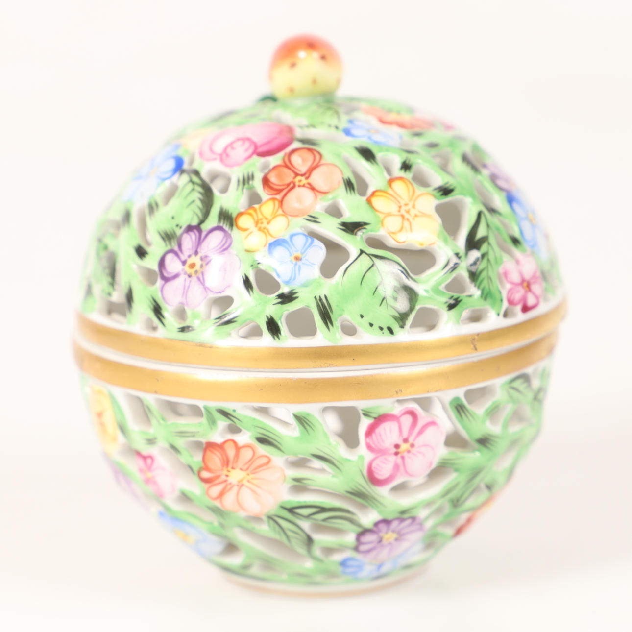 LOCKASK, Geöffnetes Porzellan, Herend, Ungarn.