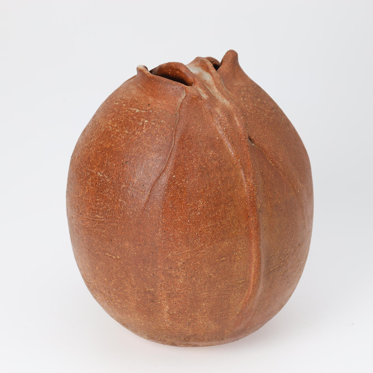 FRANK HEJNDORF (1927-2020). Unique vase of unglazed stoneware, own workshop, Denmark, 1970s.