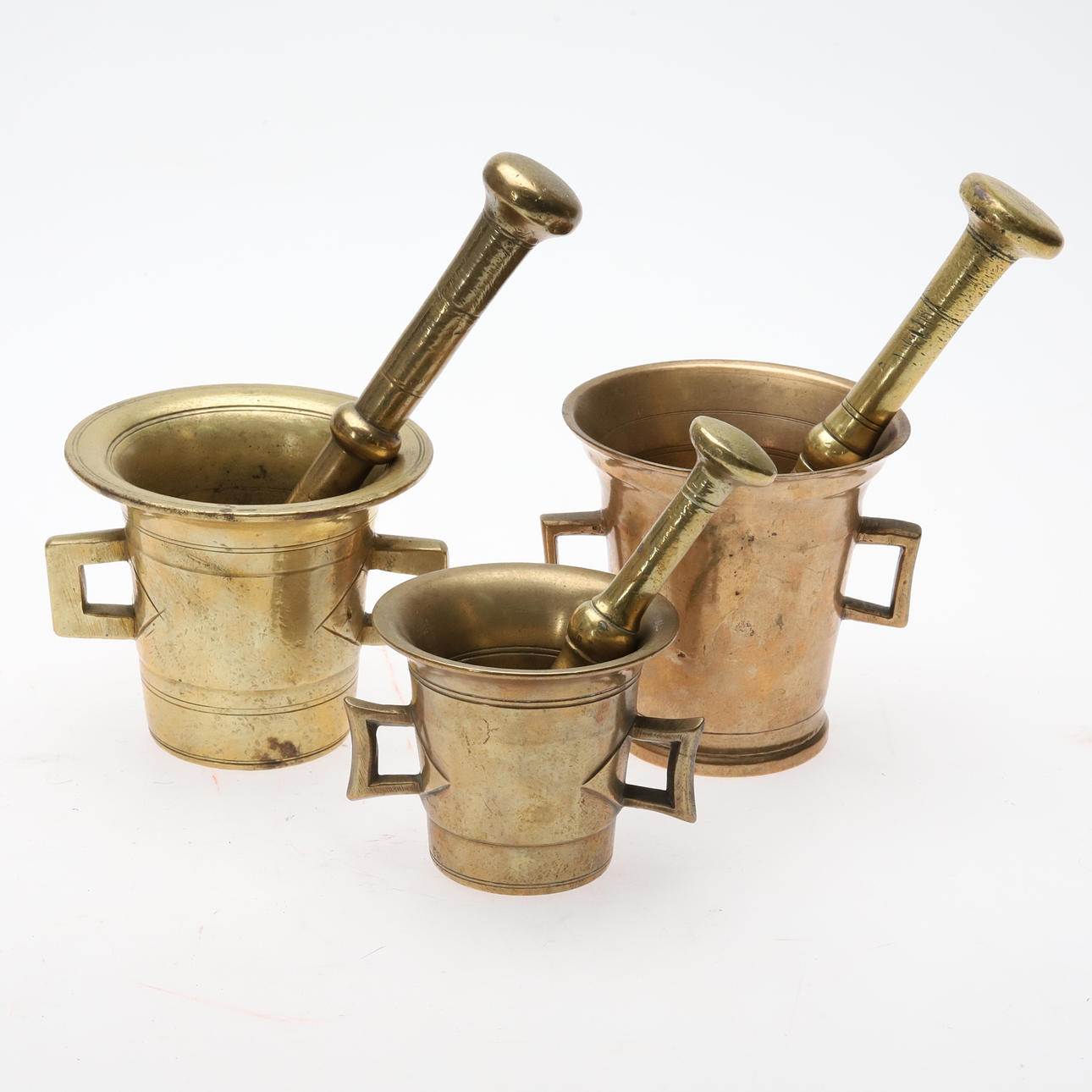 MORTARS with SHOCK. 3 pcs. Brass/ore.
