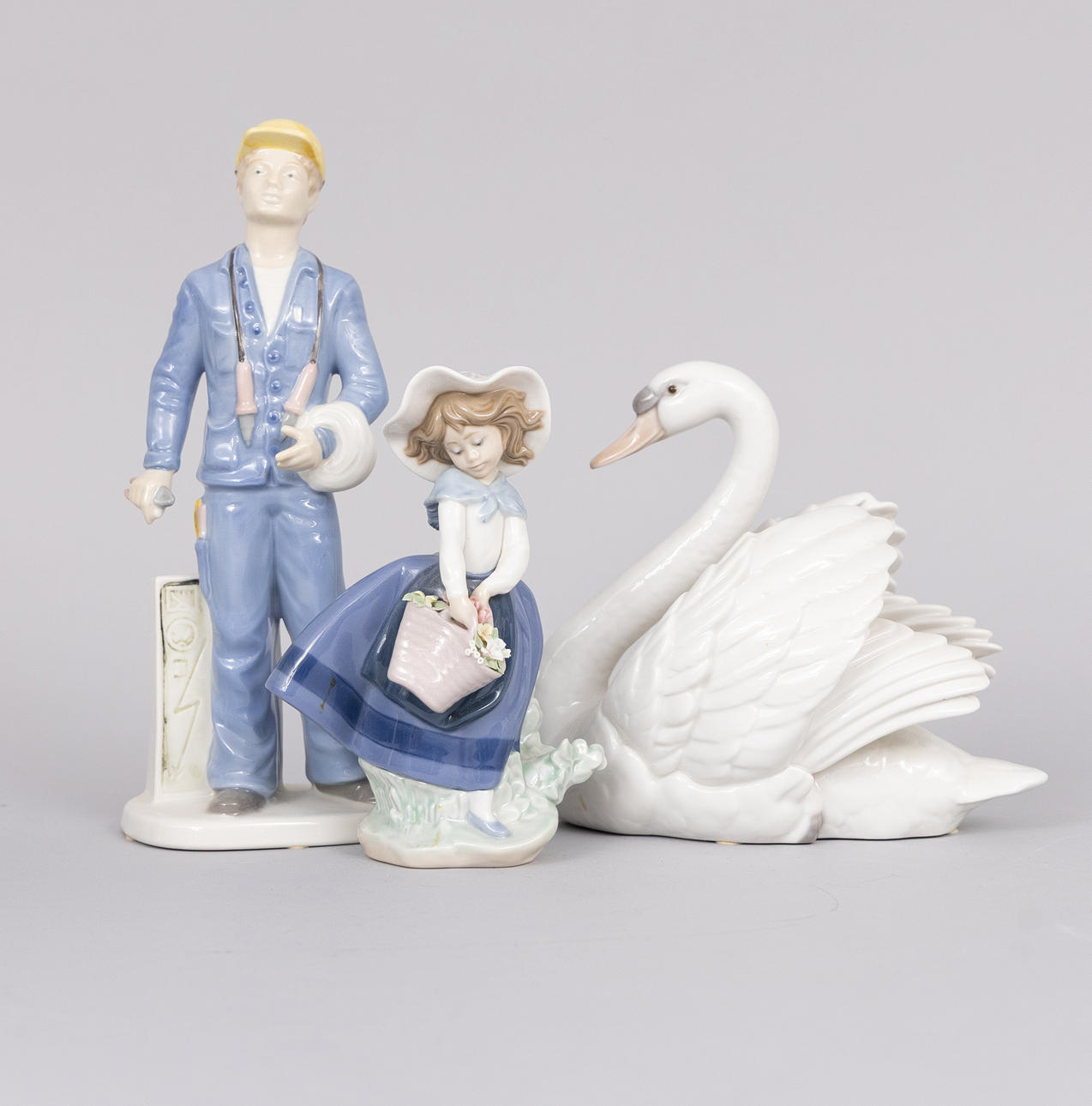 THREE PORCELAIN FIGURINES, Lladro and Grafenthal.