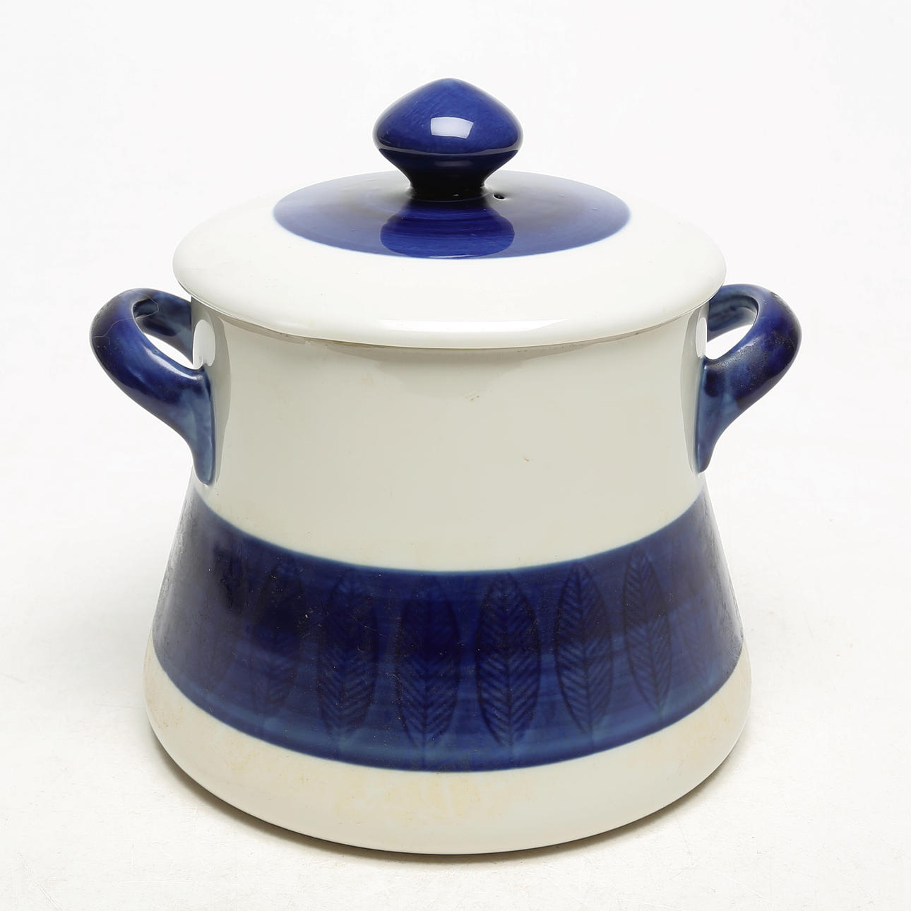 HERTHA BENGTSON. TERRIN, with lid, flintware, Rörstrand “Koka”.