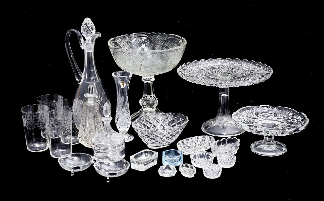 GLASS OBJECTS, including SAUCERS on FOOT, 20th century.