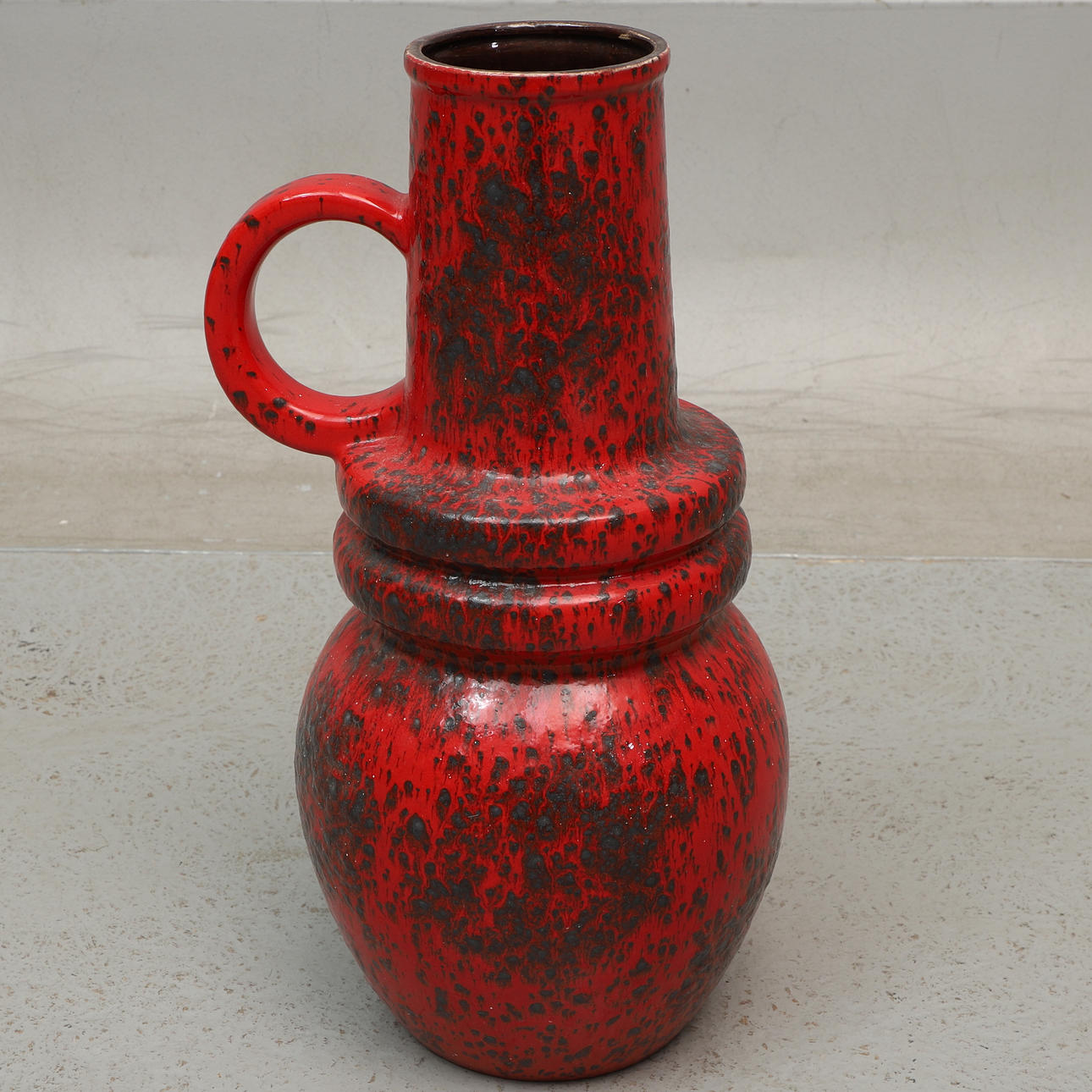 A ceramic floor vase, West Germany, 20th century.