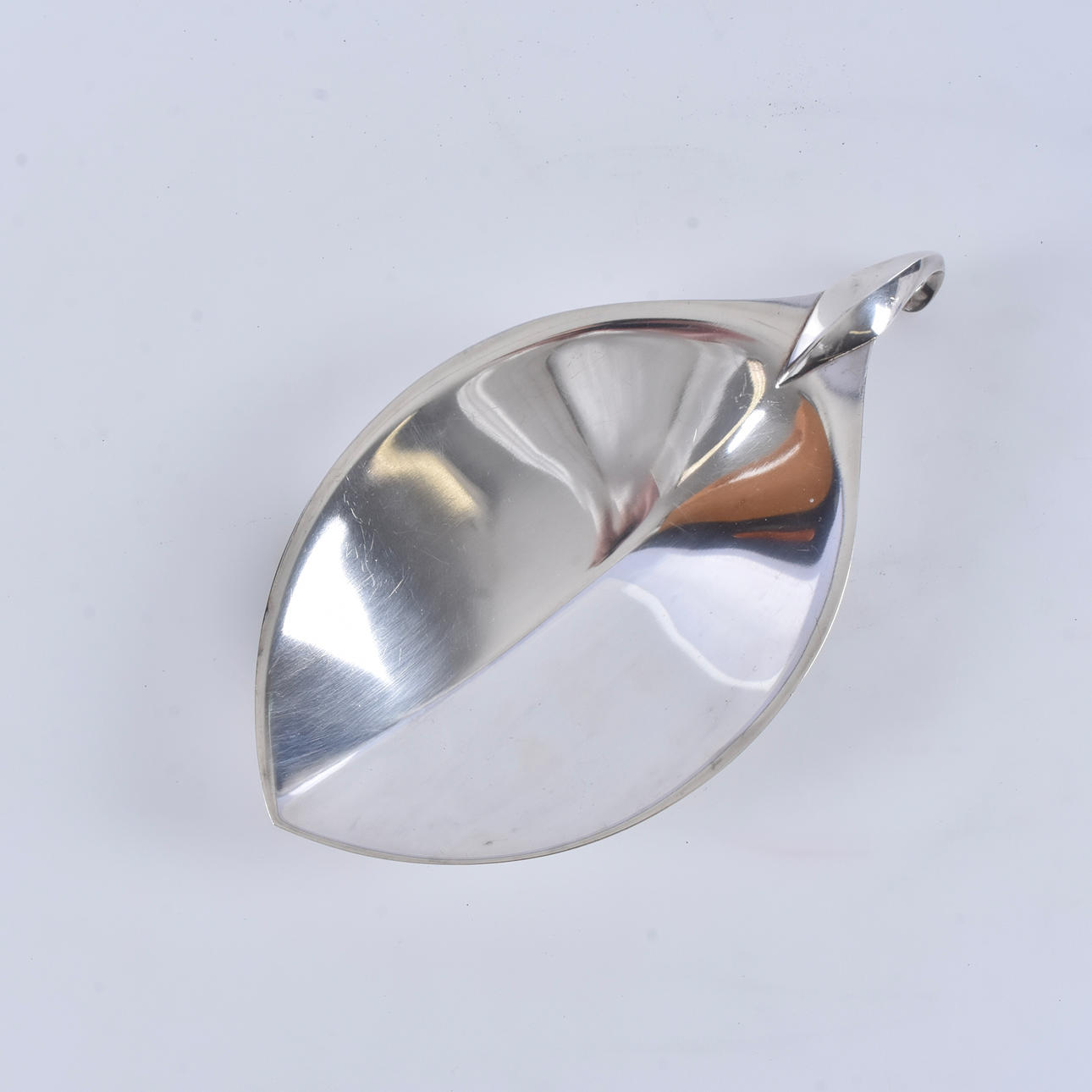 BLATTSCHALE, versilbertes Metall, WMF, Deutschland, 1945-59.