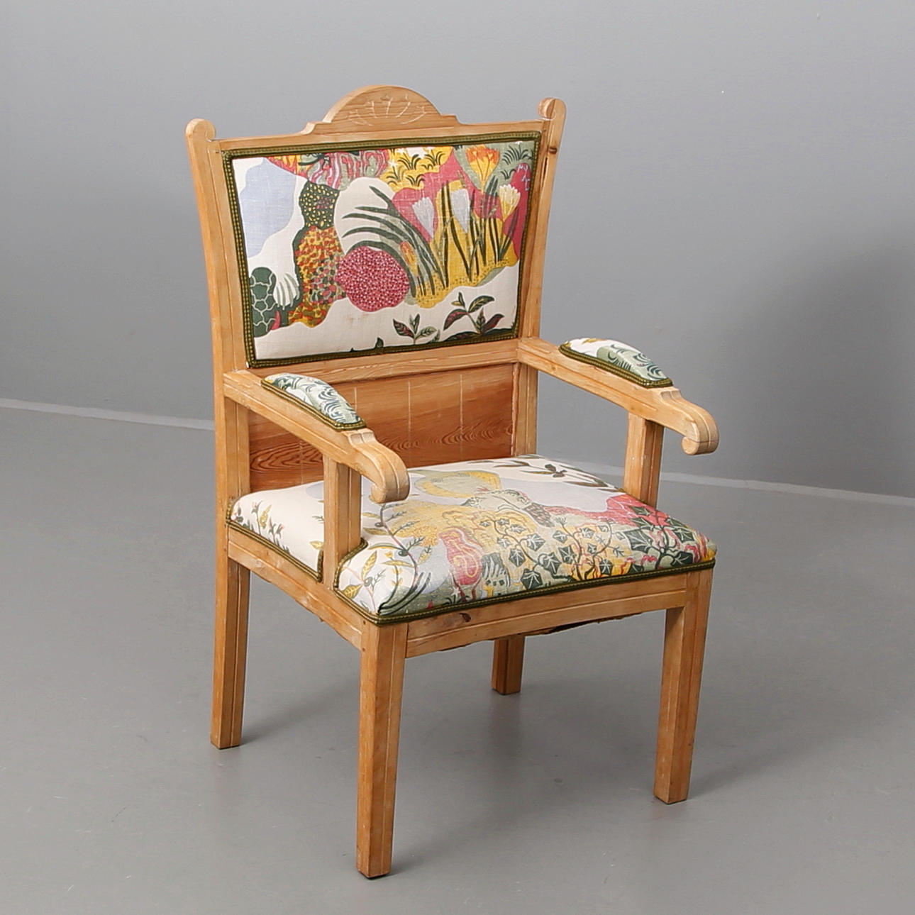 KARMSTOL, Sverige, sent 1800-tal, klädsel i lin "Anakreon" av Josef Frank.