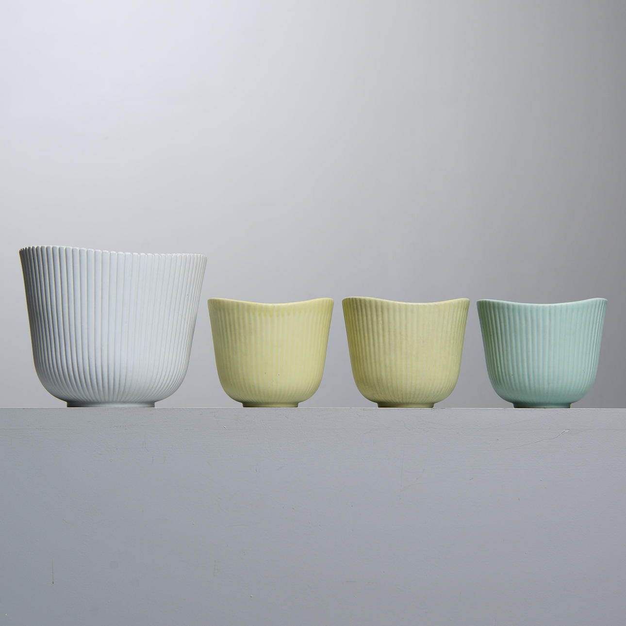 STIG LINDBERG. “Vinda”, 4 outer lining, Gustavsberg.