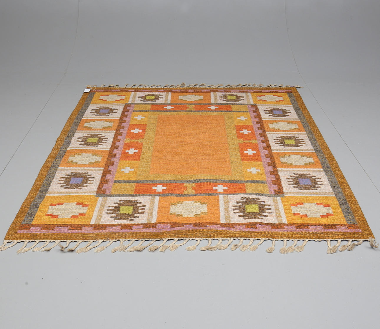 MATTA, rölakan, Ingegerd Silow, signerad IS. Ca 231 x 167 cm.