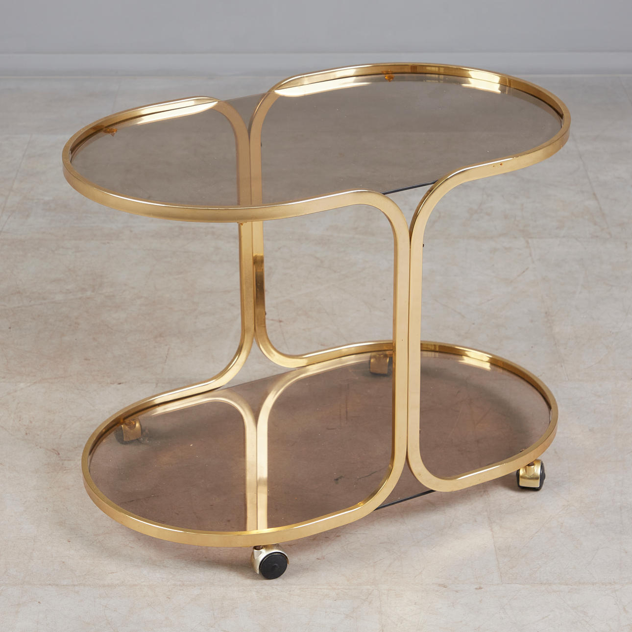 Serveringsvogn/Barvogn, messing, røget glas, 1970'erne.