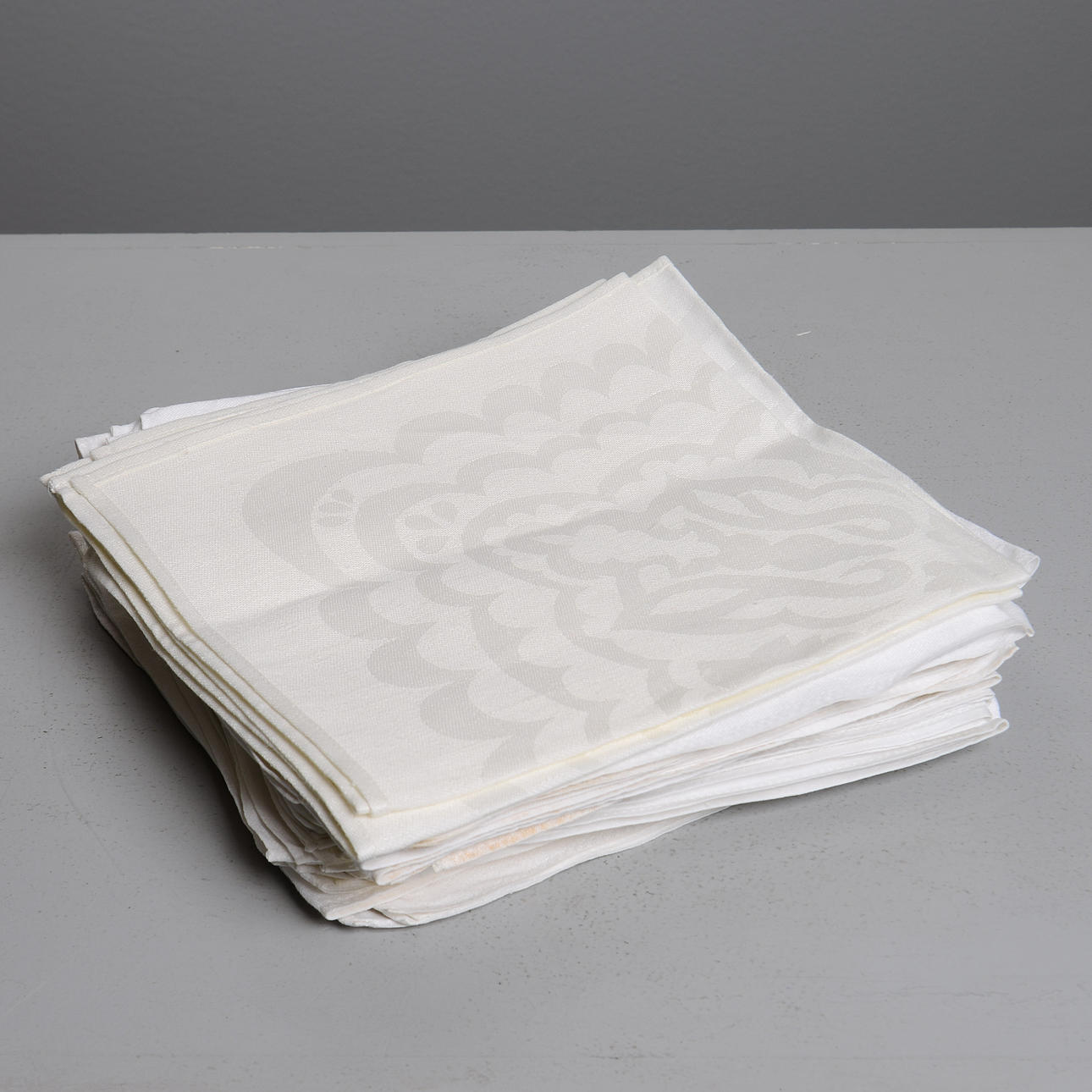 LINNESERVIETTER, 22 stk, ca. 48 x 48 cm.