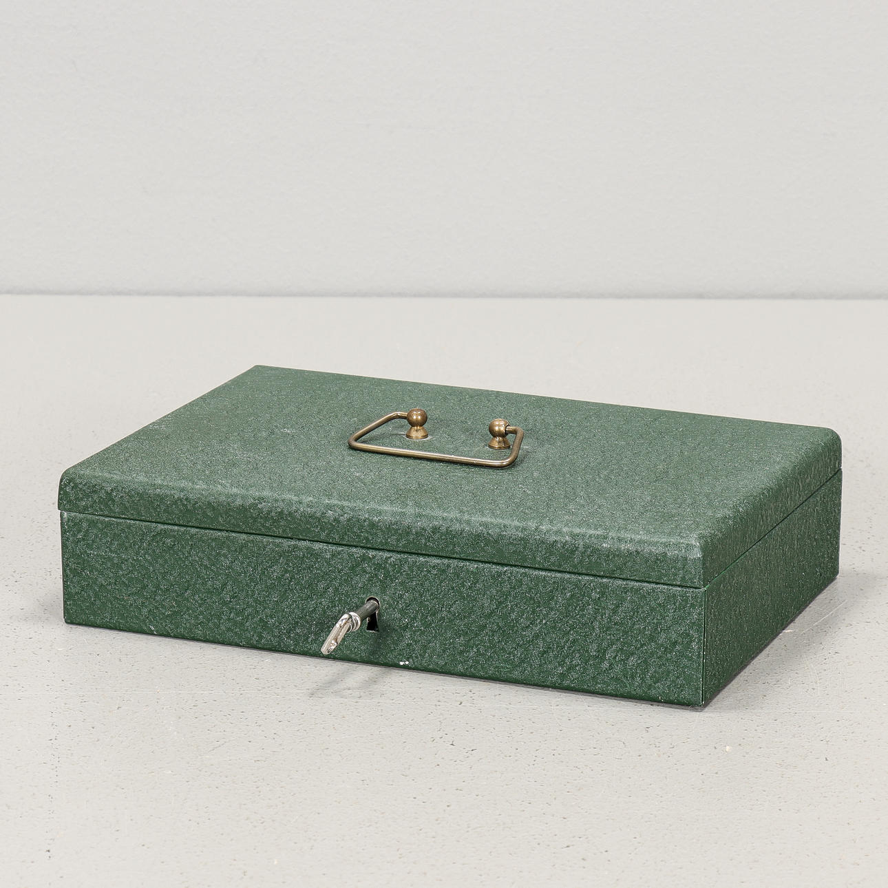 CASHIER BOX with various coins.