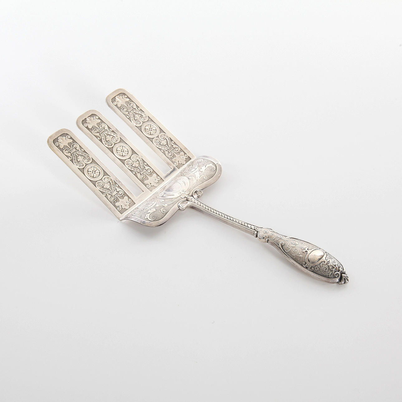 Eine silberne Servierschaufel, Dufva, 1901-1933.