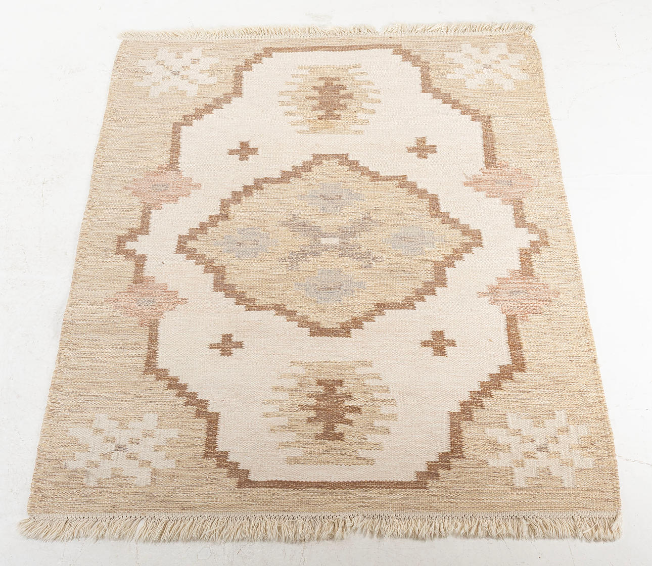 RUG, Ruffles, ca 206 x 140 cm.