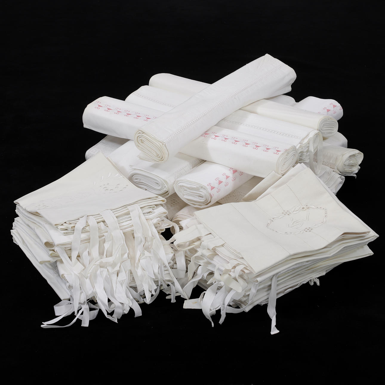 PILLOWCASE, SHEETS, 42 pieces, linen etc.