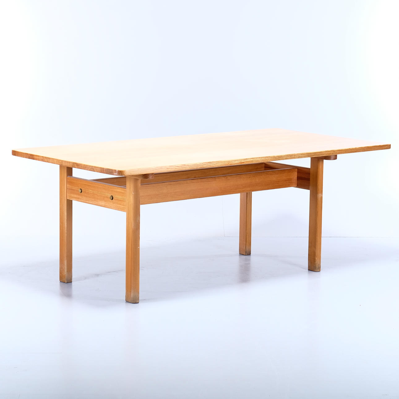 BØRGE MOGENSEN. A dining table, “Asserbo”, Pine, 20th century.