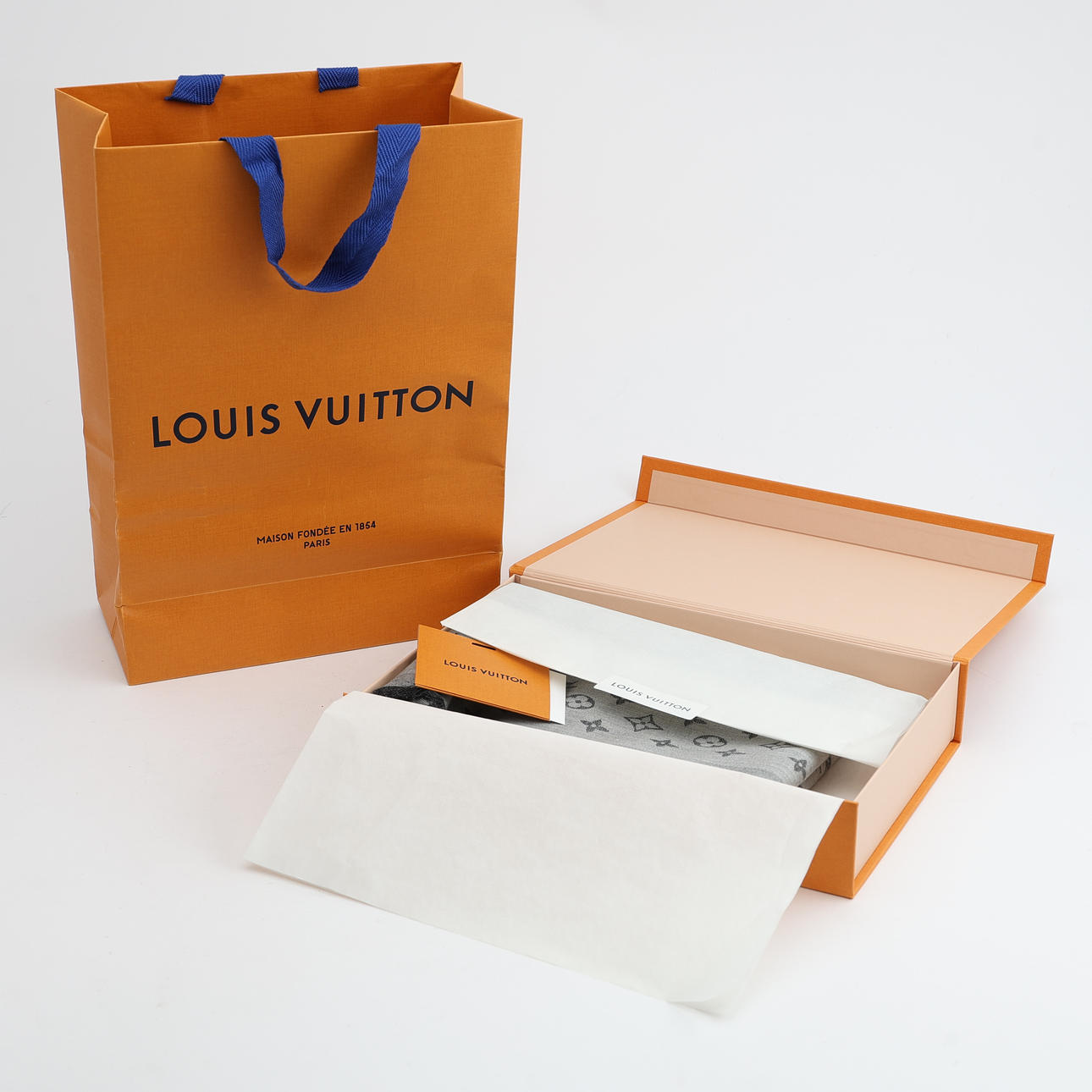 LOUIS VUITTON, scarf, monogram-woven, cotton, gray.