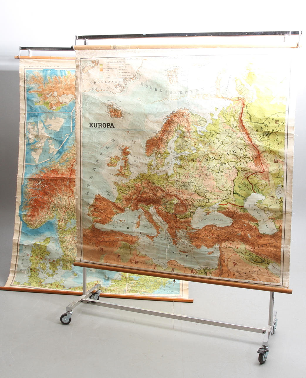 SKOLKARTOR, 2 st, Norden och Europa.