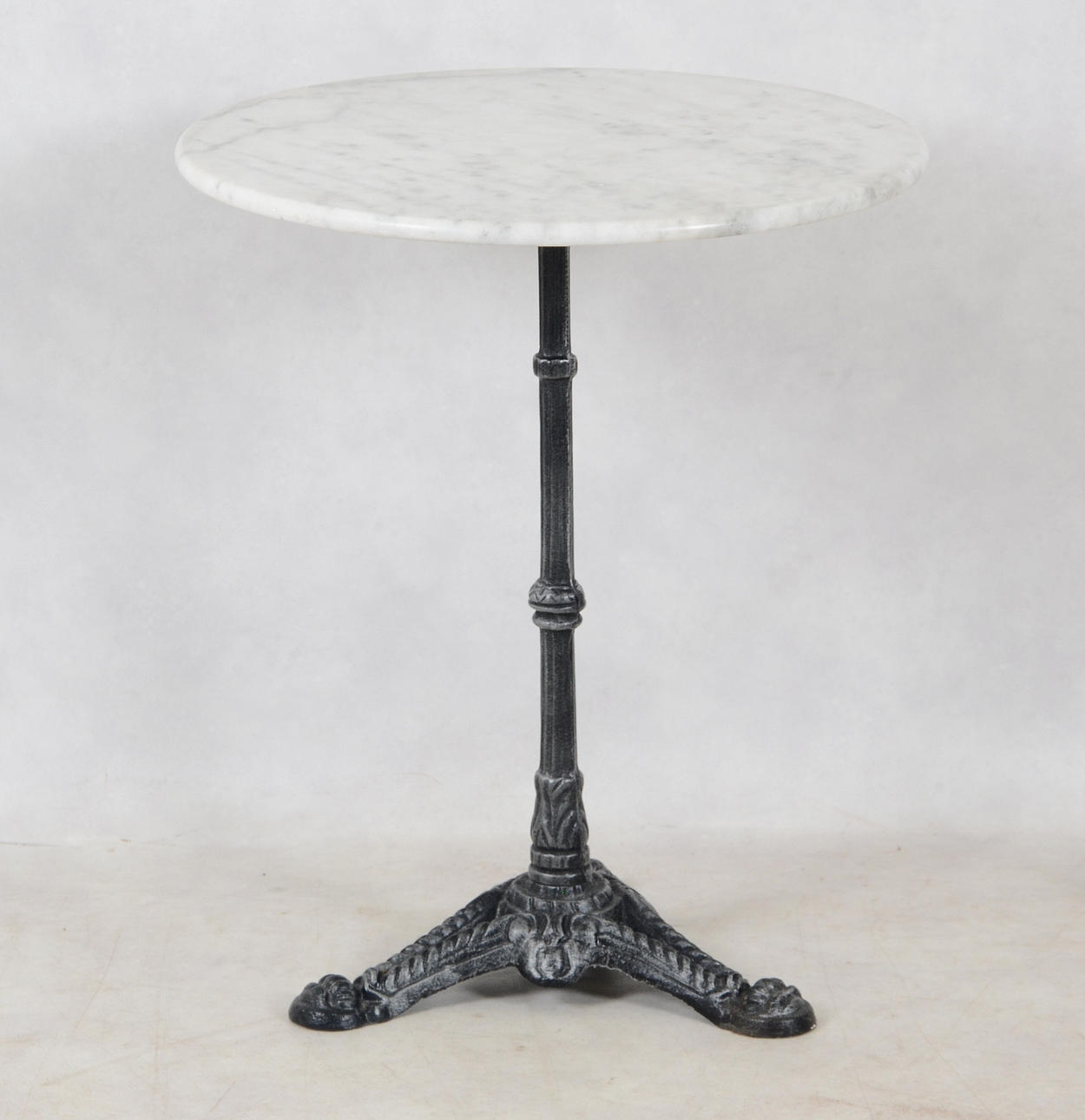 CAFÉBORD, metall med marmorskiva, modern tillverkning.