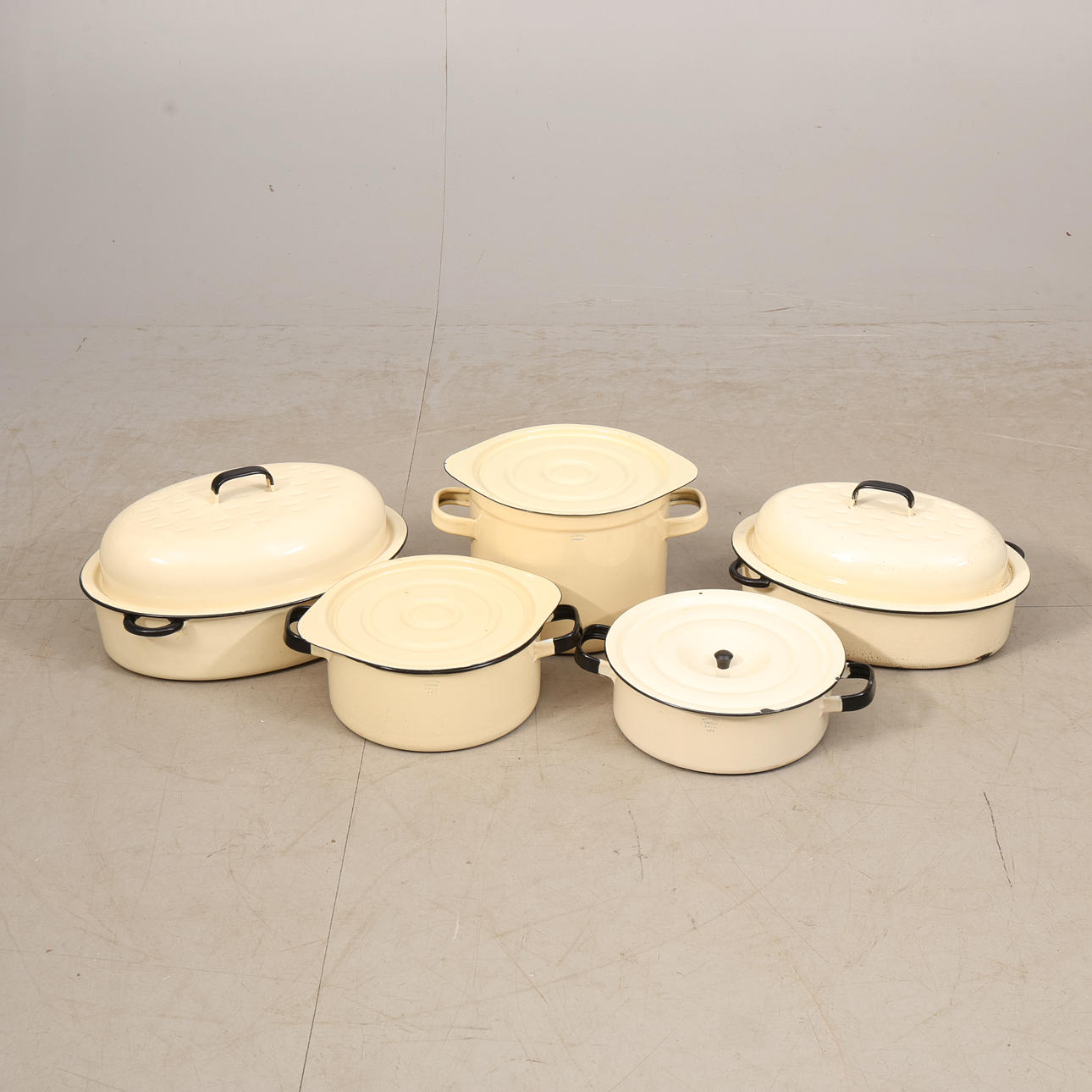 Enamel objects, 5 pieces, Kokums.
