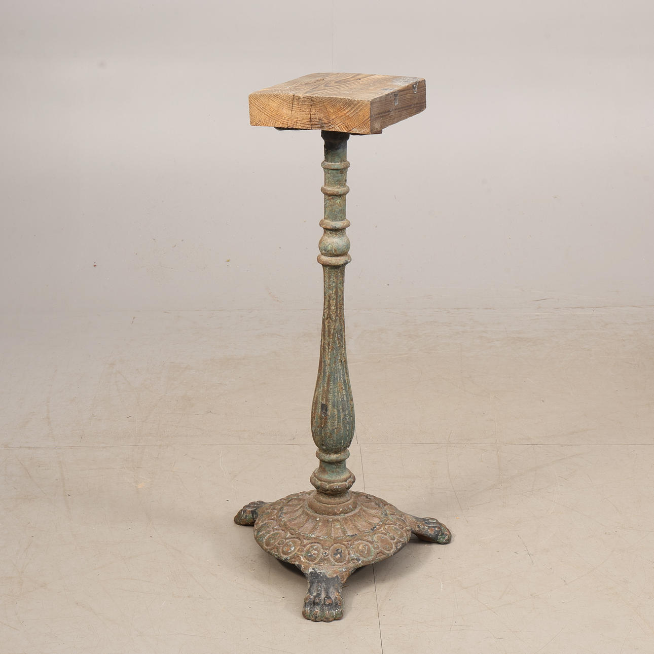 FOT/UNDERREDE, gjutjärn.