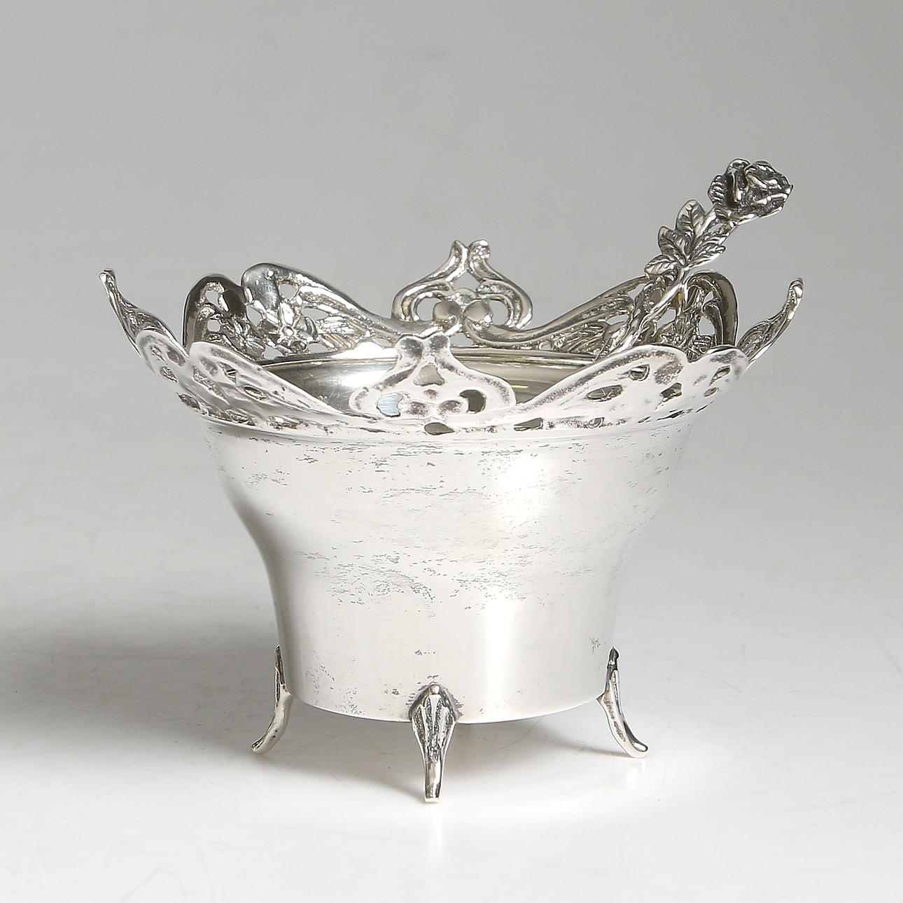 SOCKERSKÅL med STRÖARE, silver, GEWE, 1970. Vikt 93 gram.