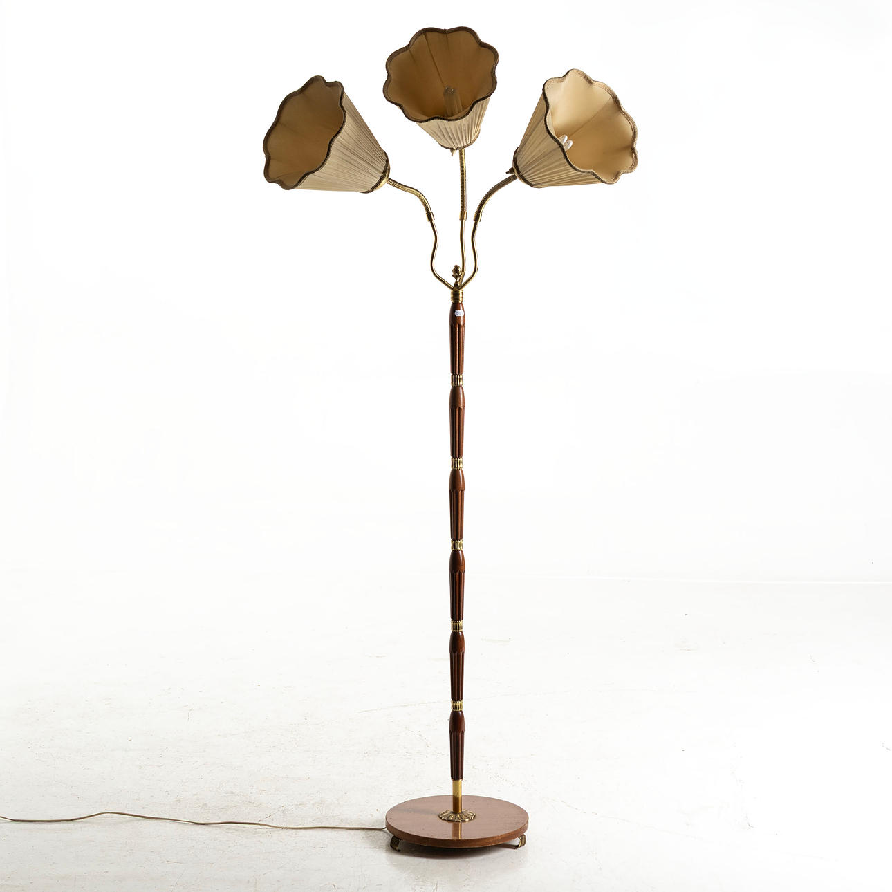 3-armige Stehlampe, Mitte des 20. Jahrhunderts.