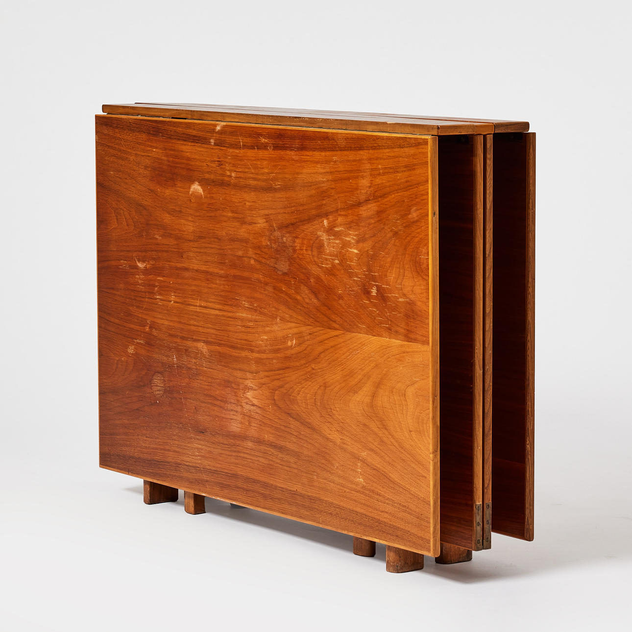 BRUNO MATHSSON. Percussion table, “Maria flap” disc veneered with walnut.