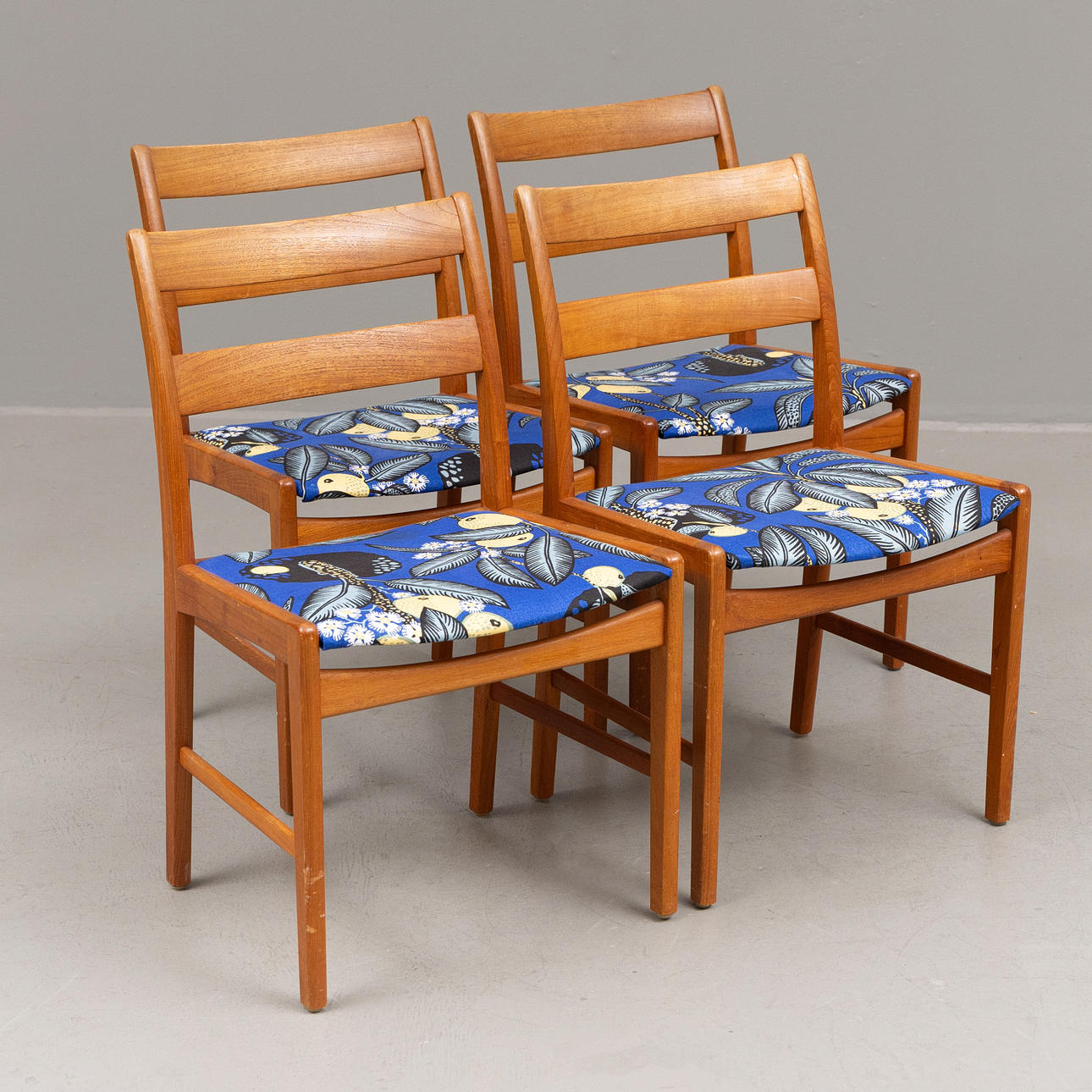 STOLE, 4 stk. teak, midten af 1900-tallet.