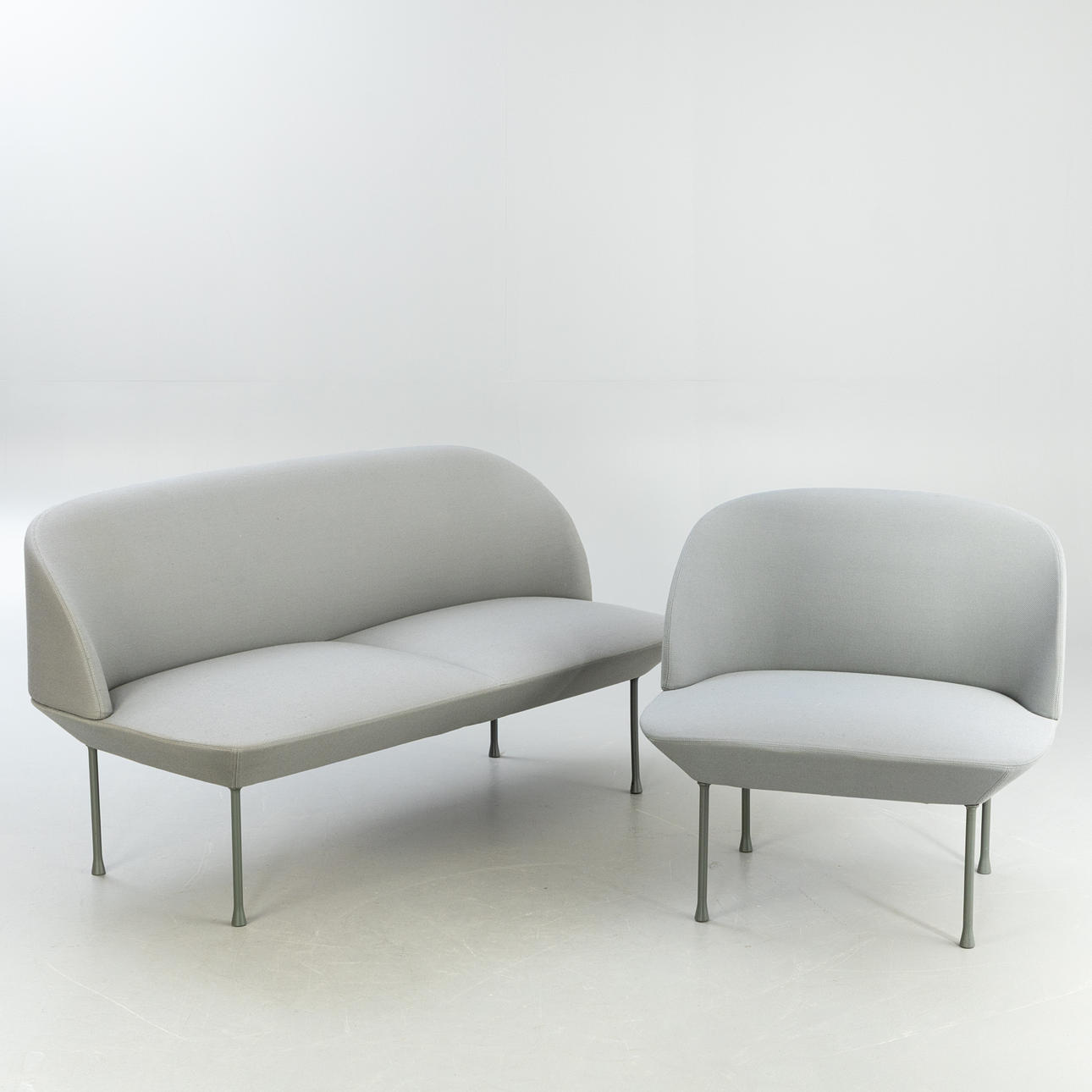 Anderssen & Voll, Muuto, 2-Sitzer Sofa und ein Sessel 'Oslo' (2).