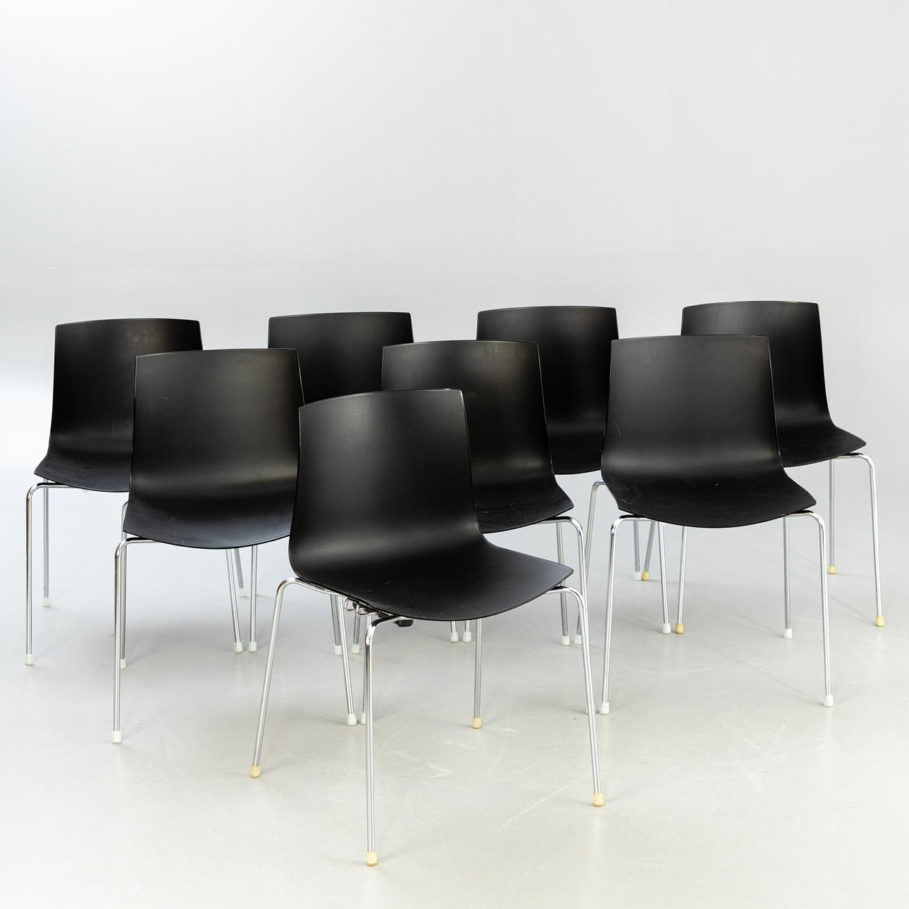 Arper 8 stacking chairs Catifa 46 (8).