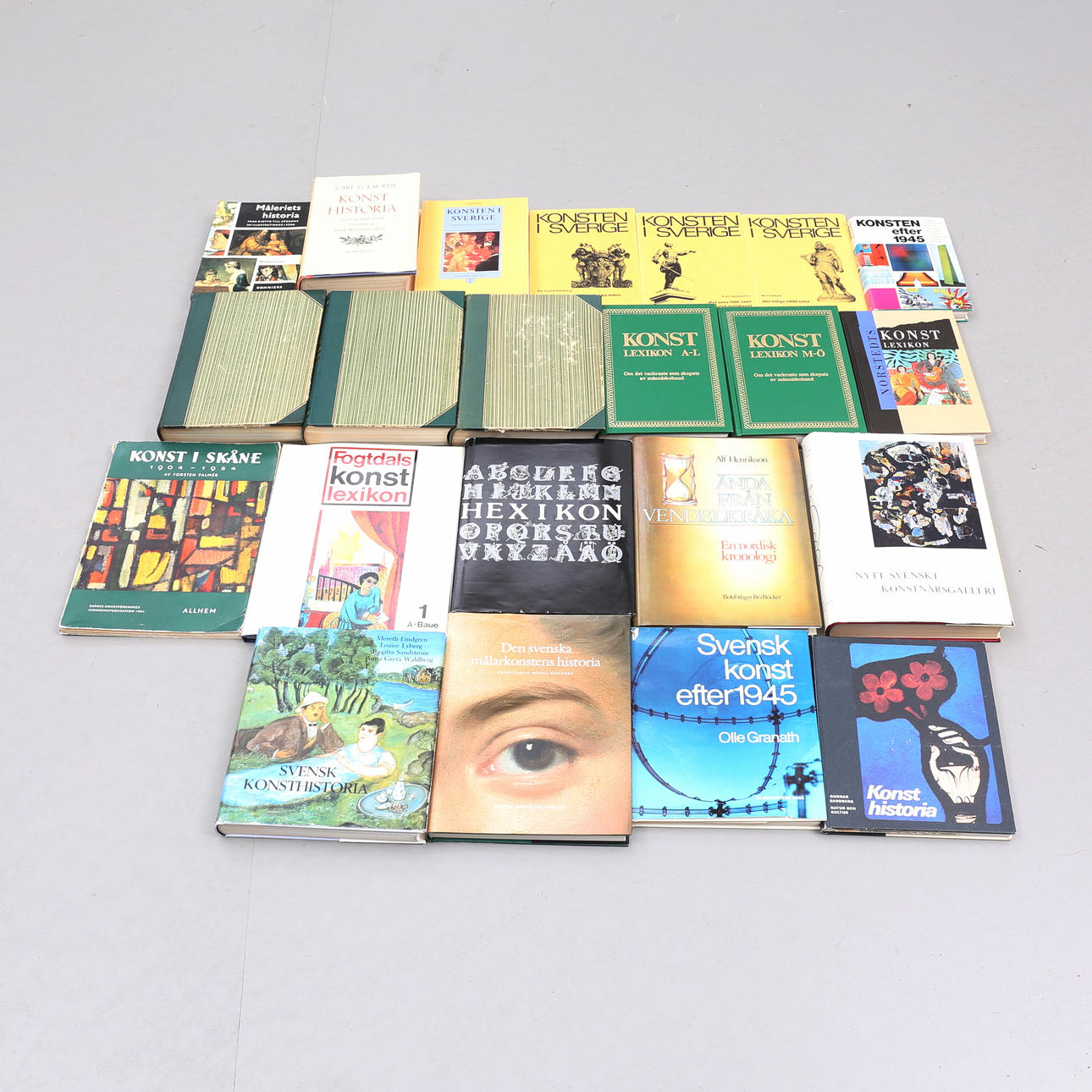 A collection of 20 art lexicons and history of art, from the latter part of the 20th century.