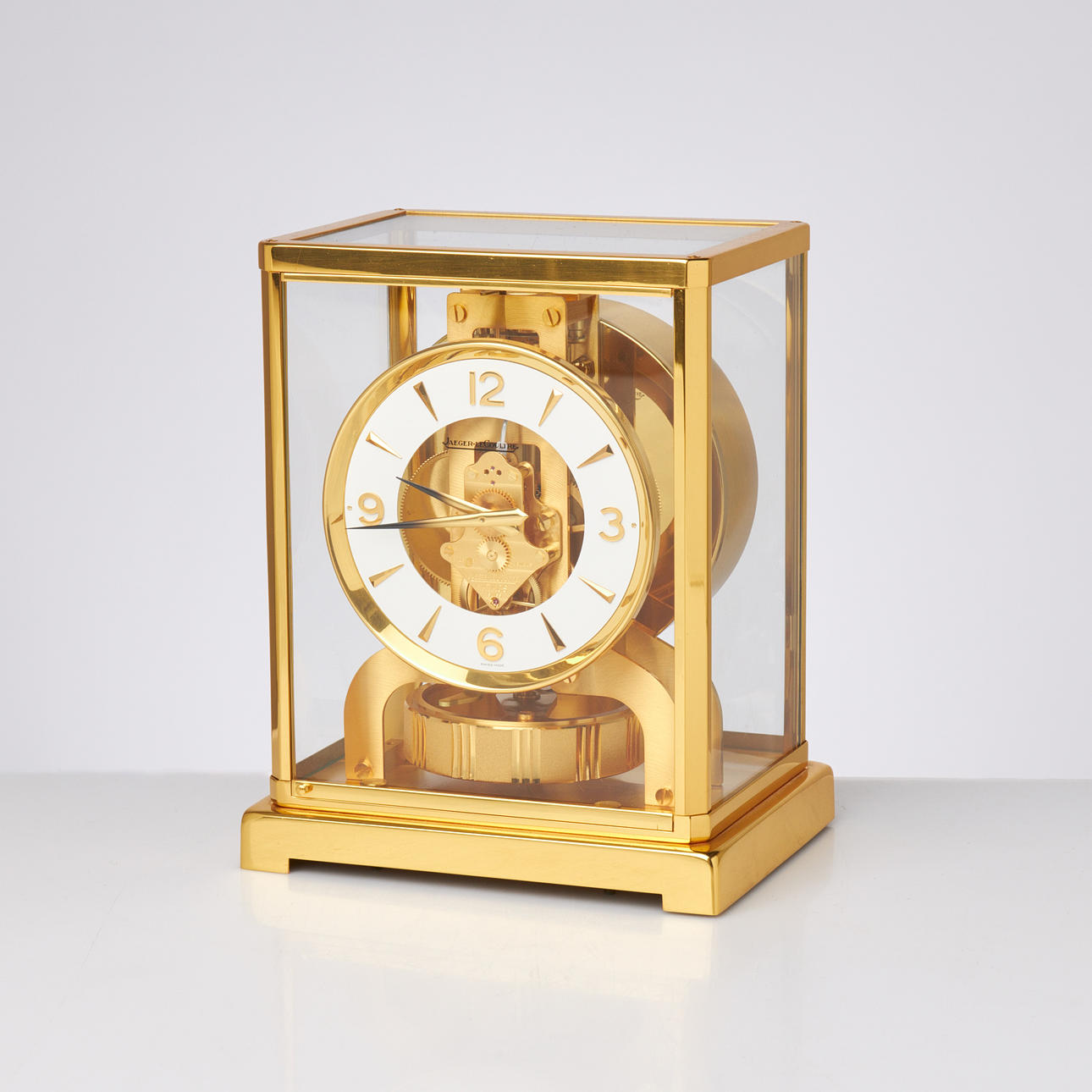 JAEGER-LE COULTRE. Table clock, “Atmos”, brass. serial number 550280.