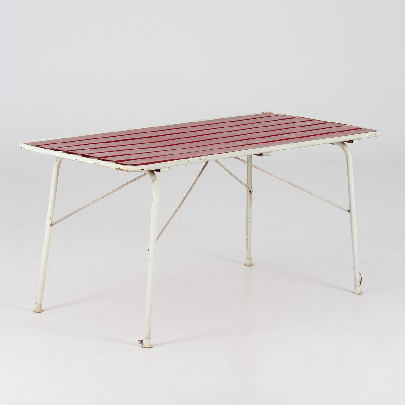 TRÄDGÅRDSBORD, trä, metall. 1900-talets mitt.