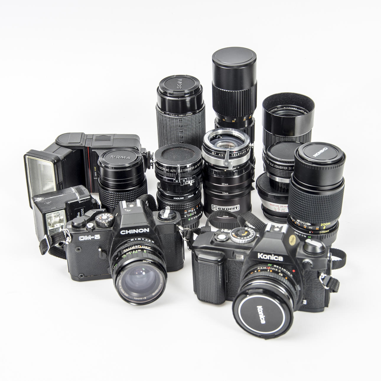 KAMEROR MED TILLBEHÖR, Konica FS-1 samt Chinon CM-5.