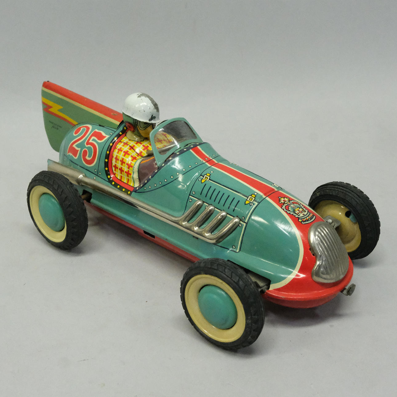 COCHE DE JUGUETE MECÁNICO.