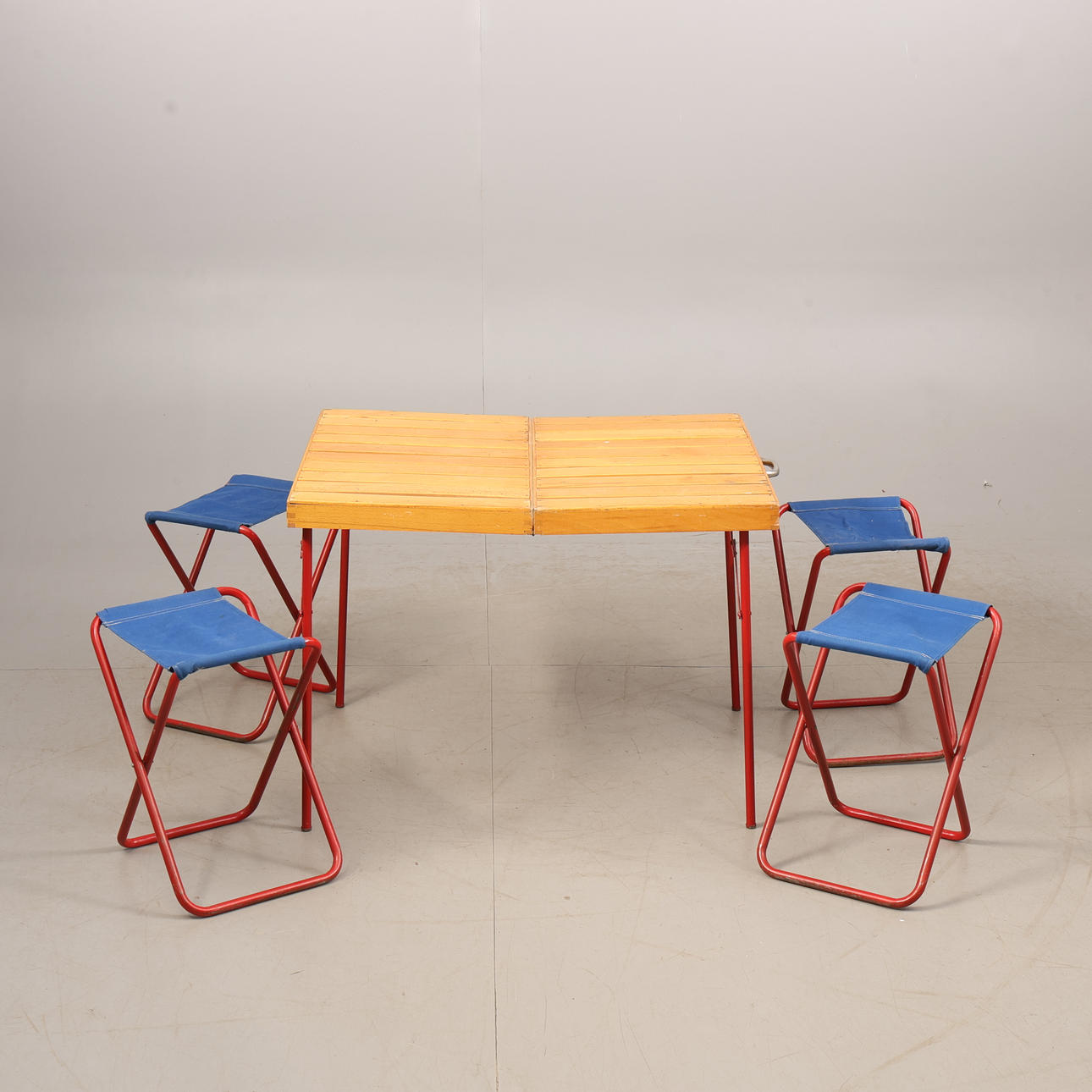 A camping set, 5 dear, 1940/50's.