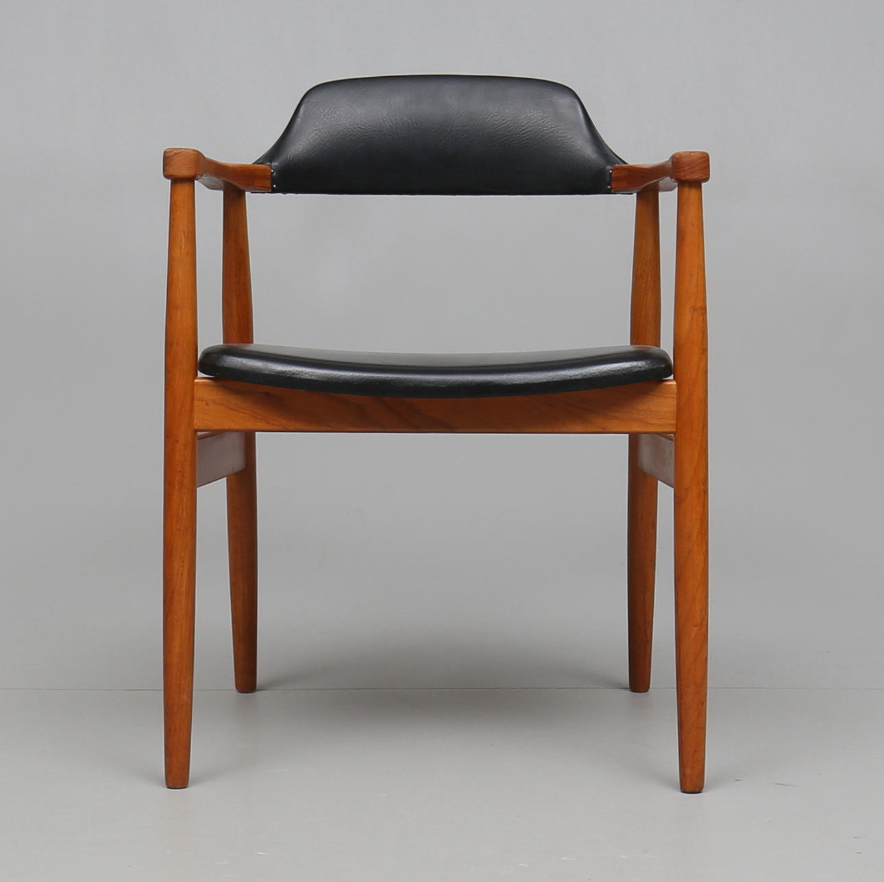 KARMSTOL, sannolikt Danmark, 1900-talets mitt.