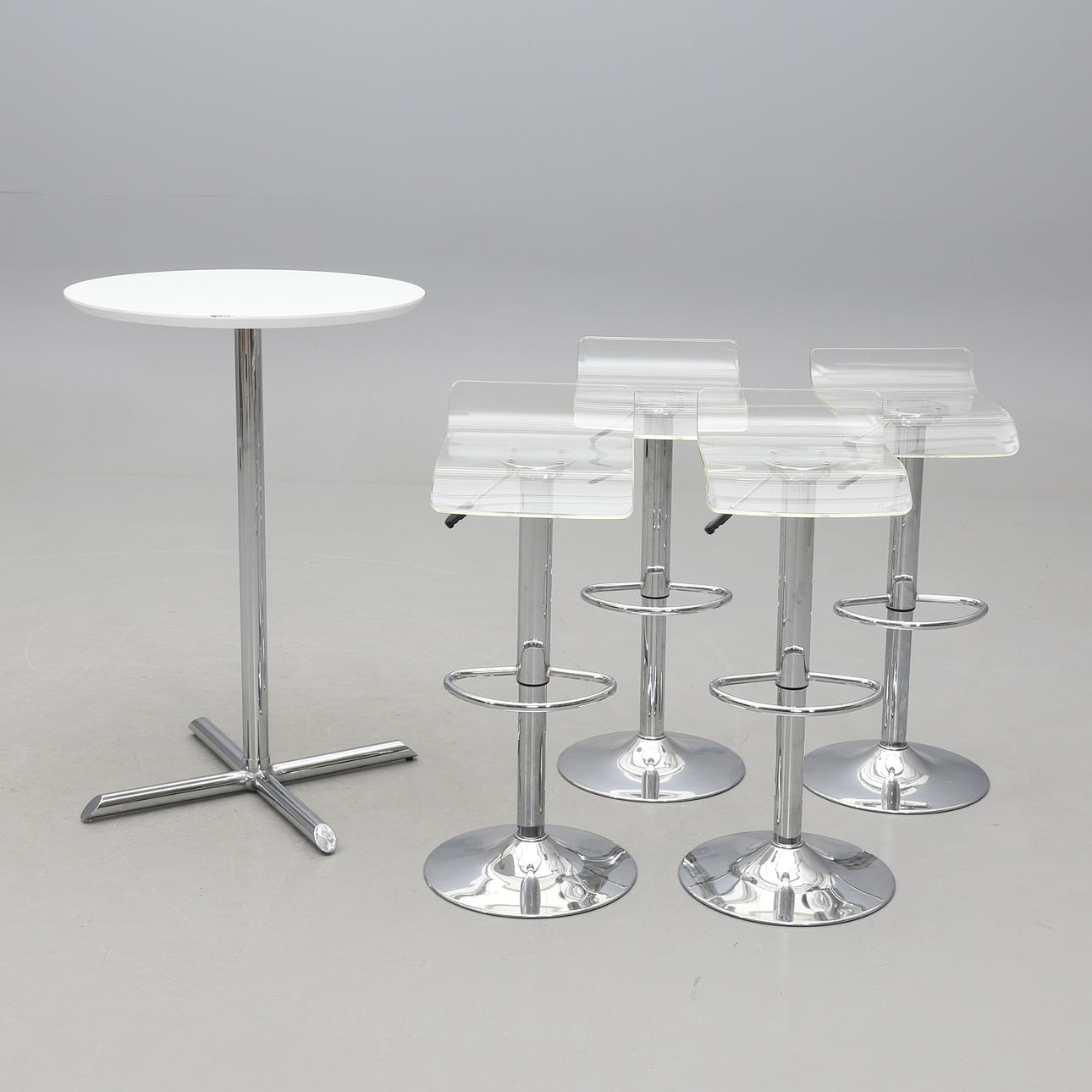 A 5-piece bar group, modern production.