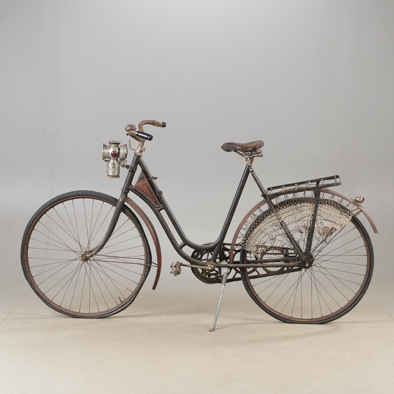 A bicycle, first half of the 20th century.