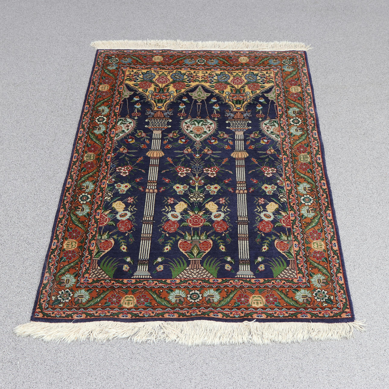 TABRIZ. Håndknyttet, uld på bomuldsvarp.