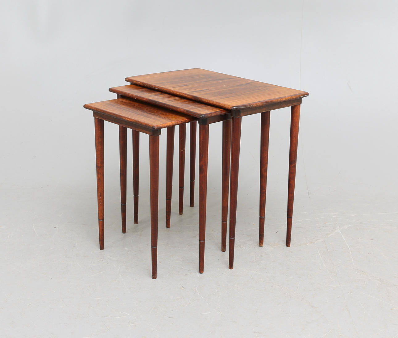 SATSBORD, 3 delar, ädelträ, 1900-tal.