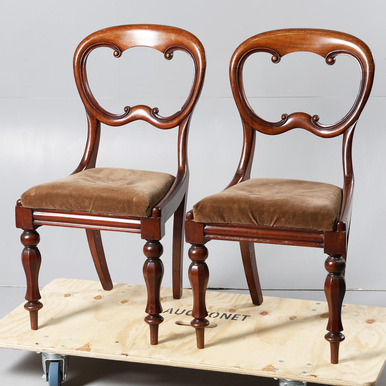 PALLOTUOLEJA, VIKTORIAANINEN MAHONKI (2).