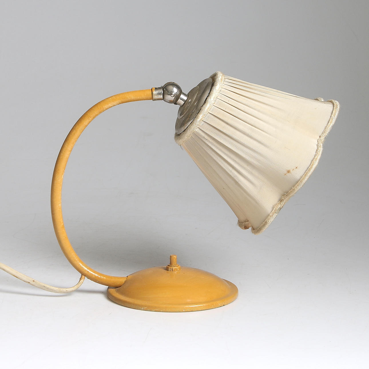 BORDSLAMPA / VÄGGLAMPA, metall och krom, 1930/40-tal.